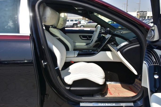 Подержанный Mercedes-Benz Maybach S-Class 580 II (Z223), 4.0 л, 2022 в Шардже от Alfaris Used Cars Черный цвет. Other | AUTO.AE
