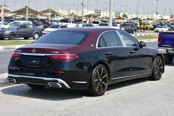Подержанный Mercedes-Benz Maybach S-Class 580 II (Z223), 4.0 л, 2022 в Шардже от Alfaris Used Cars Черный цвет. Other | AUTO.AE