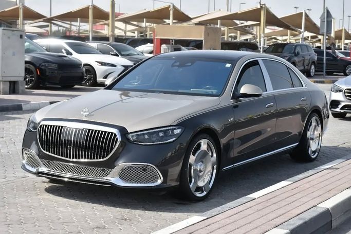 Подержанный Mercedes-Benz Maybach S-Class 580 II (Z223), 4.0 л, 2021 в Шардже от Alfaris Used Cars Черный цвет. Other | AUTO.AE