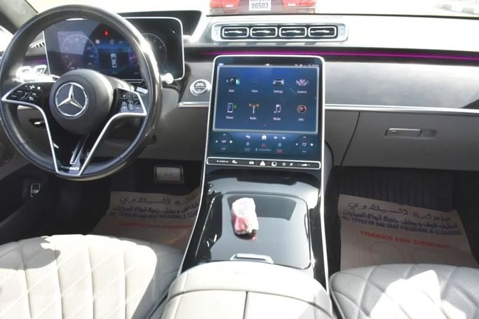 Подержанный Mercedes-Benz Maybach S-Class 580 II (Z223), 4.0 л, 2021 в Шардже от Alfaris Used Cars Черный цвет. Other | AUTO.AE