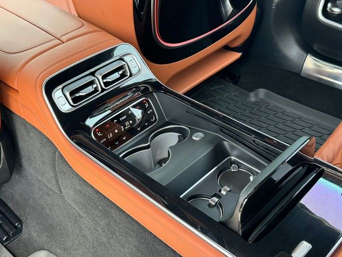 Подержанный Mercedes-Benz Maybach S-Class 580 II (Z223), 4.0 л, 2022 в Шардже от Alfaris Used Cars Белый цвет. Other | AUTO.AE