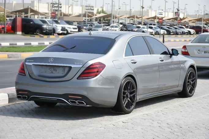 Подержанный Mercedes-Benz S-Class AMG 63 AMG III (W222, C217), 5.5 л, 2015 в Шардже от Alfaris Used Cars Серебристый цвет. Other | AUTO.AE