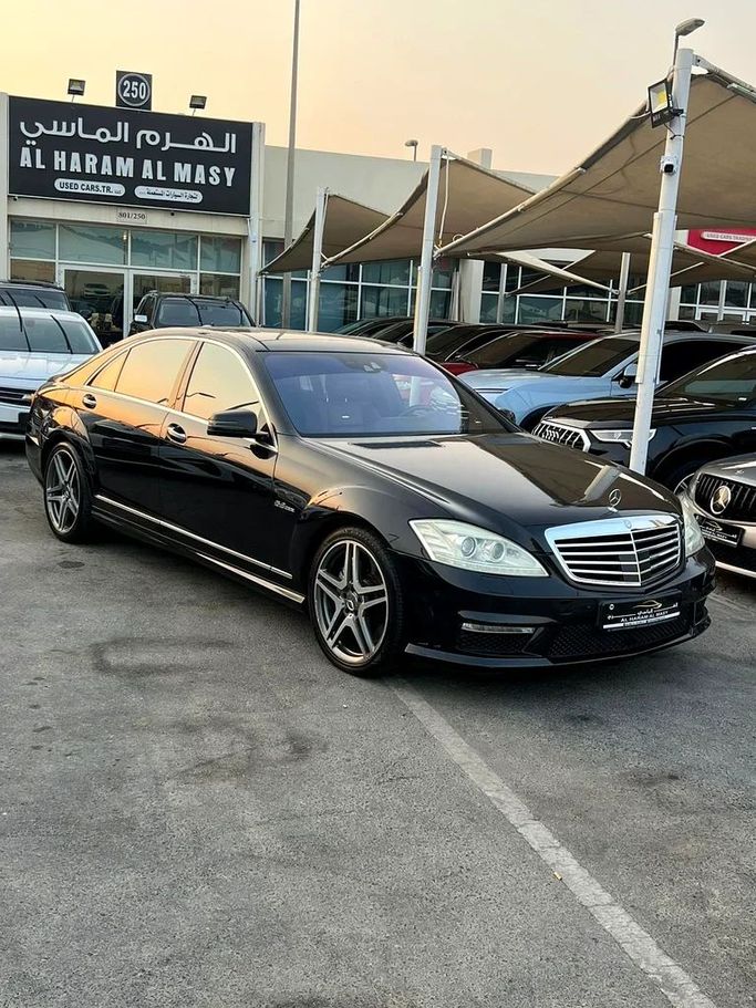Used Mercedes-Benz S-Class AMG 63 AMG II (W221) Facelift, 6.2 l, 2010 in Sharjah by Al Haram Al Masy, Black color. GCC Specs | AUTO.AE