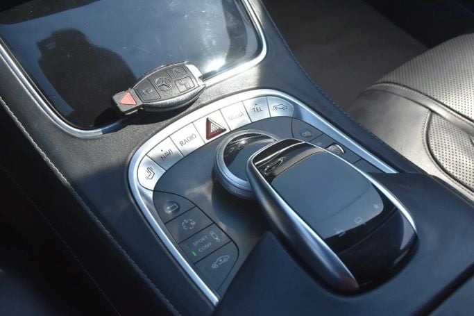 Подержанный Mercedes-Benz S-Class AMG 63 AMG III (W222, C217), 5.5 л, 2015 в Шардже от Alfaris Used Cars Белый цвет. Other | AUTO.AE