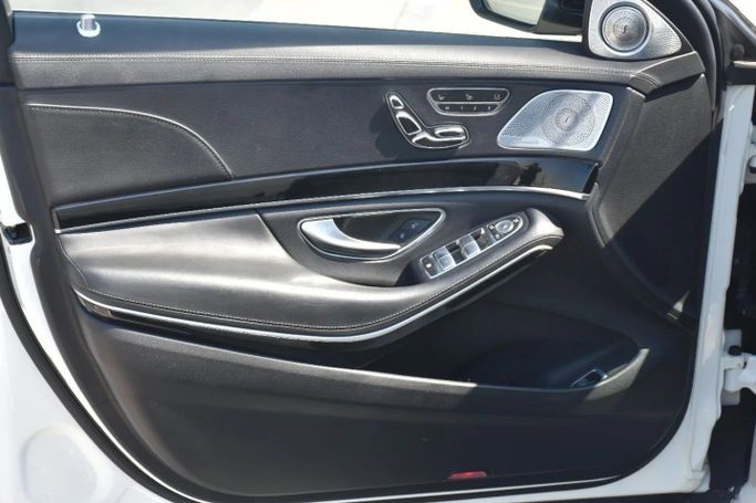 Подержанный Mercedes-Benz S-Class AMG 63 AMG III (W222, C217), 5.5 л, 2015 в Шардже от Alfaris Used Cars Белый цвет. Other | AUTO.AE