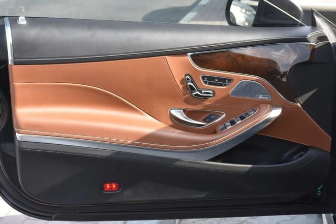 Подержанный Mercedes-Benz S-Class AMG 63 AMG III (W222, C217), 5.5 л, 2016 в Шардже от Alfaris Used Cars Черный цвет. Other | AUTO.AE