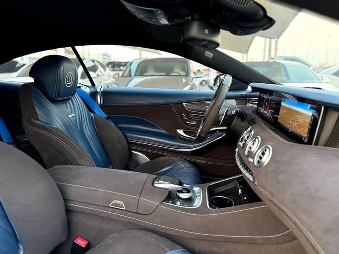 Подержанный Mercedes-Benz S-Class AMG 63 AMG III (W222, C217), 5.5 л, 2015 в Шардже от Hayan Alkhudari Used Cars Серый цвет. Японская | AUTO.AE