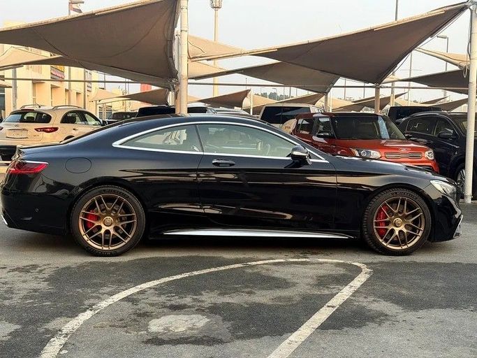 Подержанный Mercedes-Benz S-Class AMG 63 AMG Long III (W222, C217) Рестайлинг, 4.0 л, 2019 в Шардже от Elmorshedi Motors Черный цвет. Японская | AUTO.AE