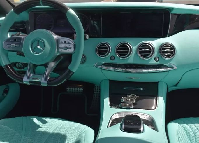 Подержанный Mercedes-Benz S-Class AMG 63 AMG III (W222, C217), 5.5 л, 2015 в Шардже от Alfaris Used Cars Серый цвет. Other | AUTO.AE