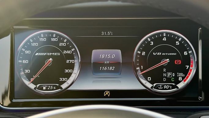 Подержанный Mercedes-Benz S-Class AMG 63 AMG Long III (W222, C217), 5.5 л, 2017 в Шардже от Badar Used Cars Белый цвет. Японская | AUTO.AE