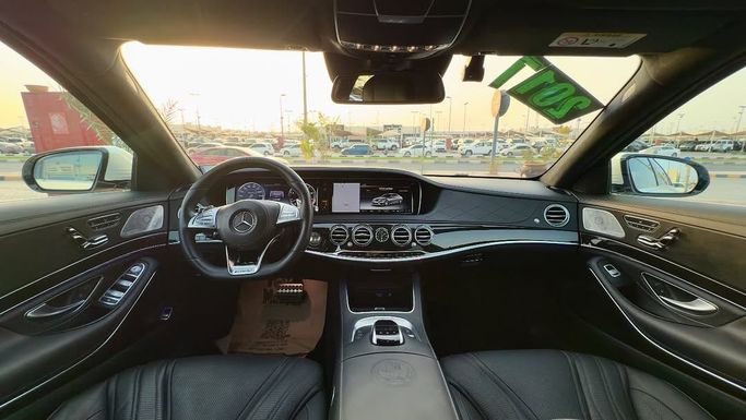 Подержанный Mercedes-Benz S-Class AMG 63 AMG Long III (W222, C217), 5.5 л, 2017 в Шардже от Badar Used Cars Белый цвет. Японская | AUTO.AE