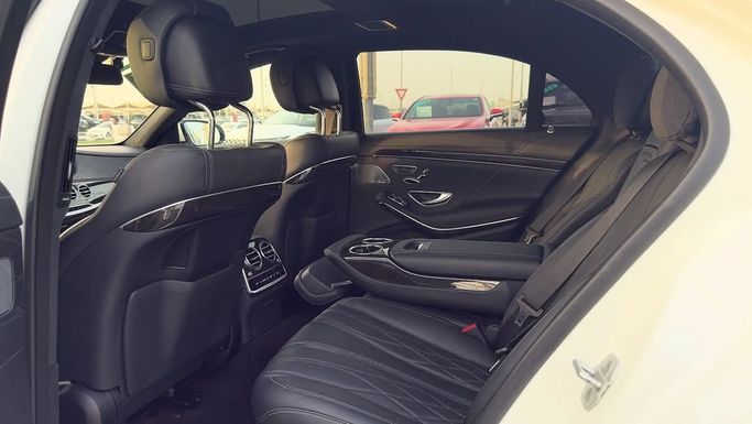 Подержанный Mercedes-Benz S-Class AMG 63 AMG Long III (W222, C217), 5.5 л, 2017 в Шардже от Badar Used Cars Белый цвет. Японская | AUTO.AE