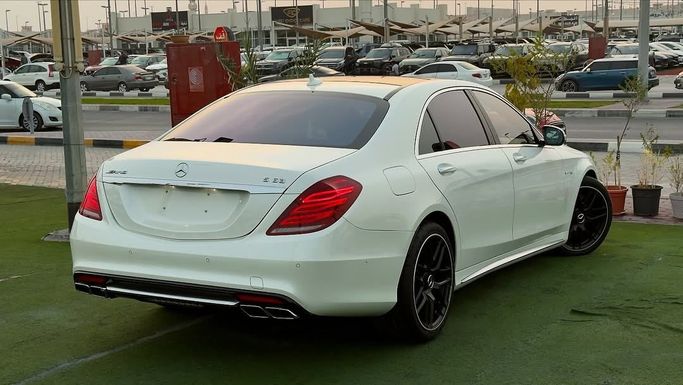 Подержанный Mercedes-Benz S-Class AMG 63 AMG Long III (W222, C217), 5.5 л, 2017 в Шардже от Badar Used Cars Белый цвет. Японская | AUTO.AE