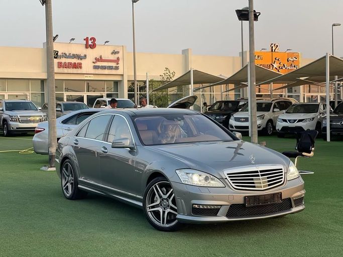 Подержанный Mercedes-Benz S-Class AMG 63 AMG Long II (W221) Рестайлинг, 5.5 л, 2010 в Шардже от Badar Used Cars Серебристый цвет.  | AUTO.AE