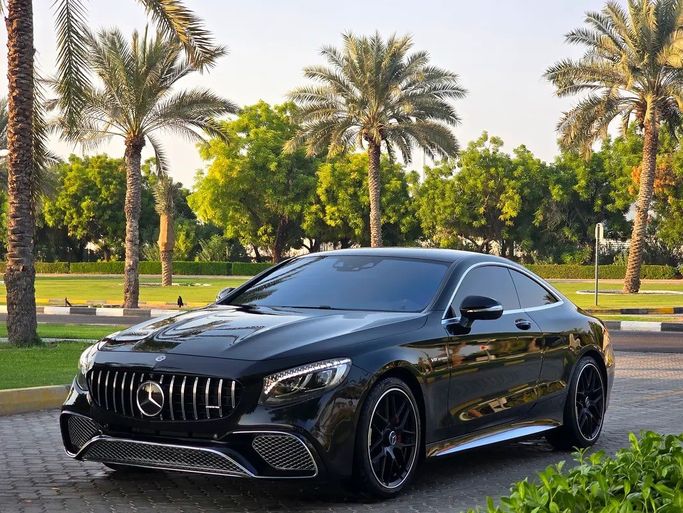 مستعملة ⁦Mercedes-Benz S-Class AMG 63 AMG ثالثاً (W222، C217)، 5.5 l، 2015⁩ في في الإمارات, الشارقة من Al Luluah Al Baithaa، اللون أسود. مواصفات الخليج | AUTO.AE | إعلان #288252