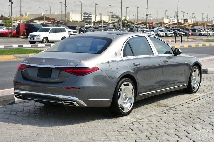 Подержанный Mercedes-Benz S-Class 580 Long 4MATIC VII (W223), 4.0 л, 2022 в Шардже от Alfaris Used Cars Серебристый цвет.  | AUTO.AE