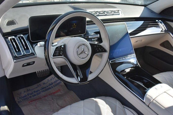 Подержанный Mercedes-Benz S-Class 580 e Long 4MATIC VII (W223), 3.0 л, 2023 в Шардже от Alfaris Used Cars Синий цвет.  | AUTO.AE