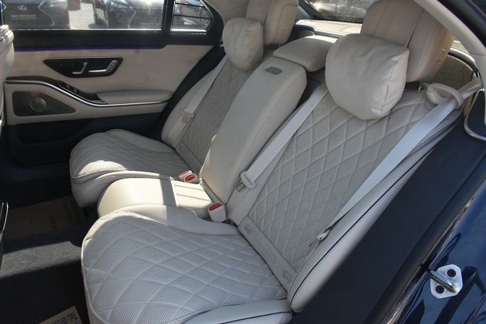 Подержанный Mercedes-Benz S-Class 580 e Long 4MATIC VII (W223), 3.0 л, 2023 в Шардже от Alfaris Used Cars Синий цвет.  | AUTO.AE