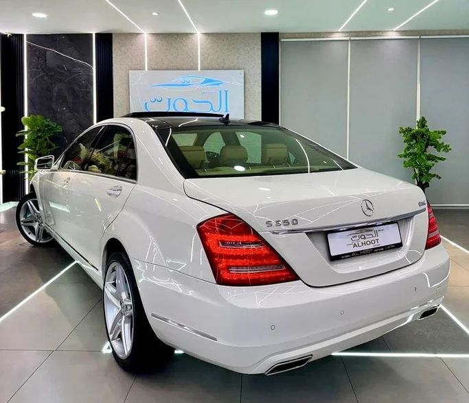 Подержанный Mercedes-Benz S-Class 400 Long VI (W222, C217), 3.0 л, 2013 в Шардже от Ayoon Alhoot Motors Белый цвет.  | AUTO.AE