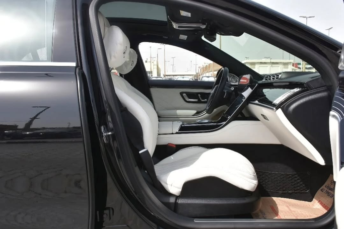 Подержанный Mercedes-Benz S-Class 580 4MATIC VII (W223), 4.0 л, 2021 в Шардже от Alfaris Used Cars Черный цвет. Other | AUTO.AE