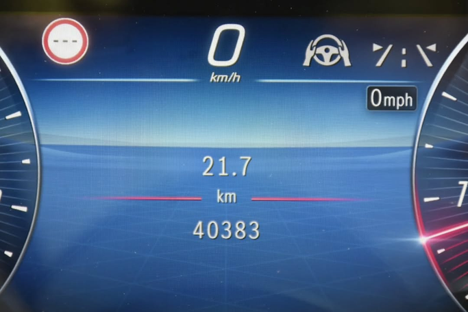 Подержанный Mercedes-Benz S-Class 580 4MATIC VII (W223), 4.0 л, 2023 в Шардже от Alfaris Used Cars Белый цвет. Other | AUTO.AE