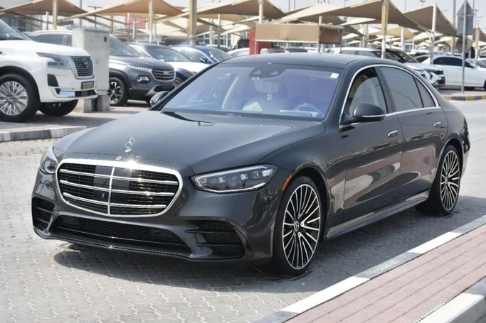 Подержанный Mercedes-Benz S-Class 580 4MATIC VII (W223), 4.0 л, 2021 в Шардже от Alfaris Used Cars Черный цвет. Other | AUTO.AE