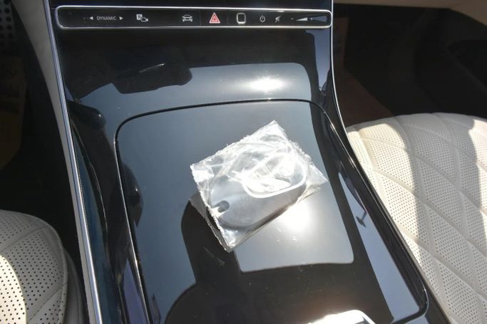Подержанный Mercedes-Benz S-Class 580 4MATIC VII (W223), 4.0 л, 2021 в Шардже от Alfaris Used Cars Черный цвет. Other | AUTO.AE