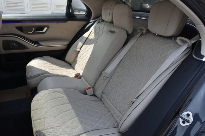 Подержанный Mercedes-Benz S-Class 580 4MATIC VII (W223), 4.0 л, 2021 в Шардже от Alfaris Used Cars Черный цвет. Other | AUTO.AE