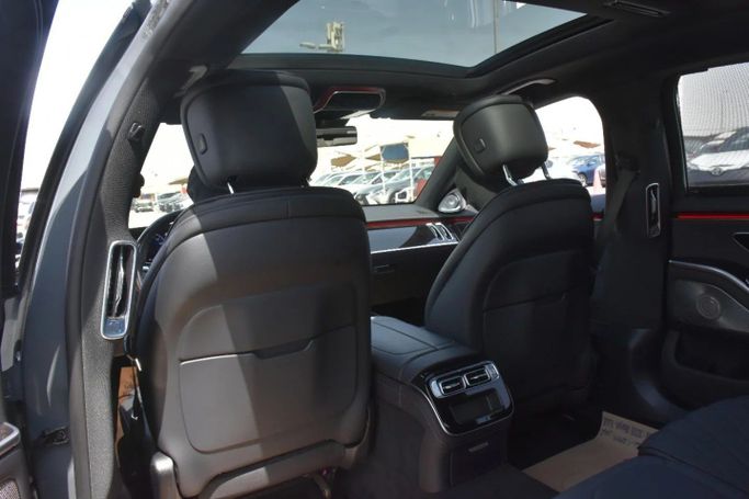 Used Mercedes-Benz S-Class 500 4MATIC VII (W223), 3.0 l, 2023 in Sharjah by Alfaris Used Cars, Grey color. Other | AUTO.AE