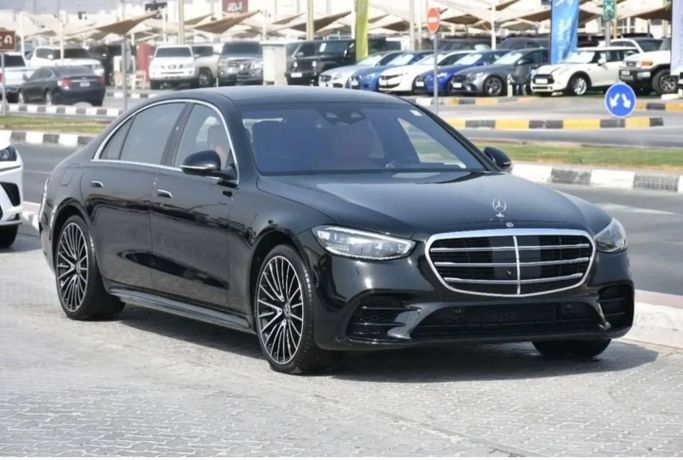 Used Mercedes-Benz S-Class 580 4MATIC VII (W223), 4.0 l, 2021 in Sharjah by Alfaris Used Cars, Black color. Other | AUTO.AE