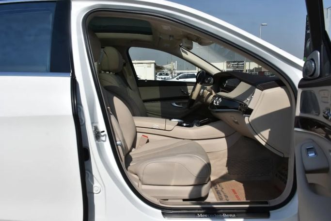 Подержанный Mercedes-Benz S-Class 560 VI (W222, C217) Рестайлинг, 4.0 л, 2019 в Шардже от Alfaris Used Cars Белый цвет. Other | AUTO.AE