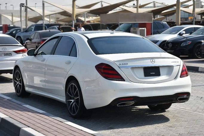 Подержанный Mercedes-Benz S-Class 560 VI (W222, C217) Рестайлинг, 4.0 л, 2019 в Шардже от Alfaris Used Cars Белый цвет. Other | AUTO.AE