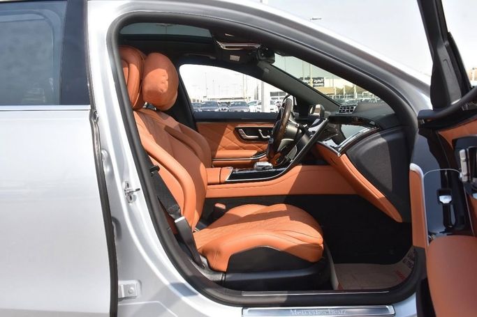 Подержанный Mercedes-Benz S-Class 500 4MATIC VII (W223), 3.0 л, 2021 в Шардже от Alfaris Used Cars Серебристый цвет. Other | AUTO.AE