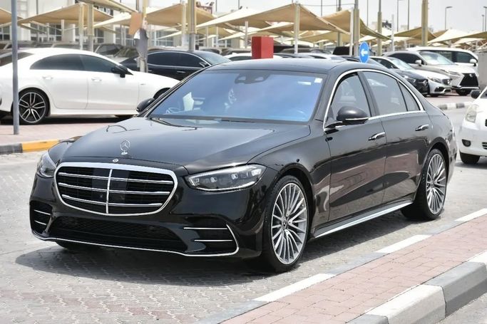 Подержанный Mercedes-Benz S-Class 580 4MATIC VII (W223), 4.0 л, 2021 в Шардже от Alfaris Used Cars Черный цвет. Other | AUTO.AE
