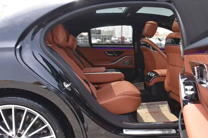 Подержанный Mercedes-Benz S-Class 580 4MATIC VII (W223), 4.0 л, 2021 в Шардже от Alfaris Used Cars Черный цвет. Other | AUTO.AE