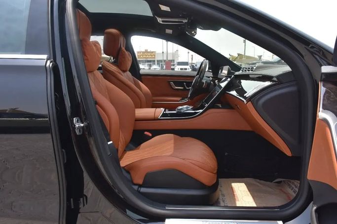 Подержанный Mercedes-Benz S-Class 580 4MATIC VII (W223), 4.0 л, 2021 в Шардже от Alfaris Used Cars Черный цвет. Other | AUTO.AE