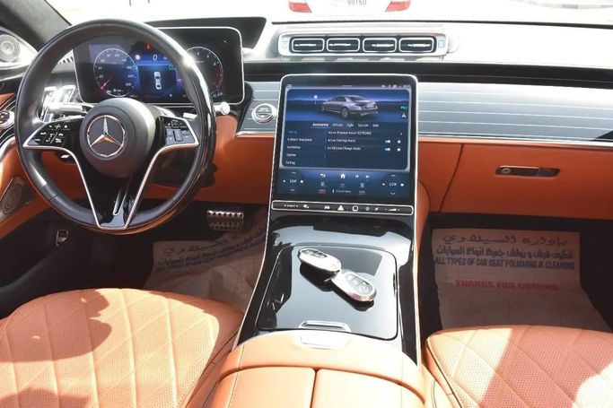 Подержанный Mercedes-Benz S-Class 580 4MATIC VII (W223), 4.0 л, 2022 в Шардже от Alfaris Used Cars Черный цвет. Other | AUTO.AE