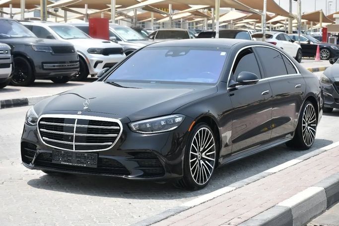 Подержанный Mercedes-Benz S-Class 580 4MATIC VII (W223), 4.0 л, 2021 в Шардже от Alfaris Used Cars Черный цвет. Other | AUTO.AE