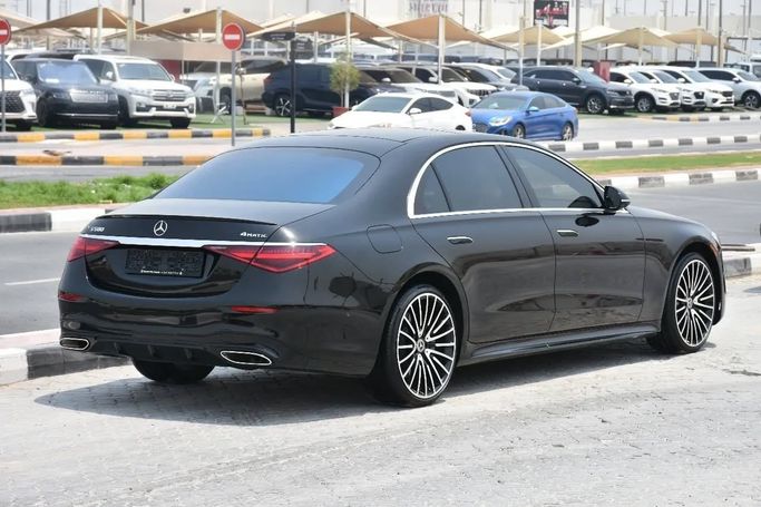 Подержанный Mercedes-Benz S-Class 580 4MATIC VII (W223), 4.0 л, 2021 в Шардже от Alfaris Used Cars Черный цвет. Other | AUTO.AE