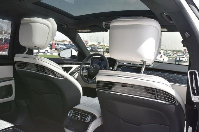 Подержанный Mercedes-Benz S-Class 500 4MATIC VII (W223), 3.0 л, 2023 в Шардже от Alfaris Used Cars Белый цвет. Other | AUTO.AE