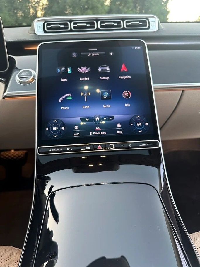 Подержанный Mercedes-Benz S-Class 580 4MATIC VII (W223), 4.0 л, 2021 в Шардже от Taj Al Sultan Used Cars Черный цвет. Американская | AUTO.AE