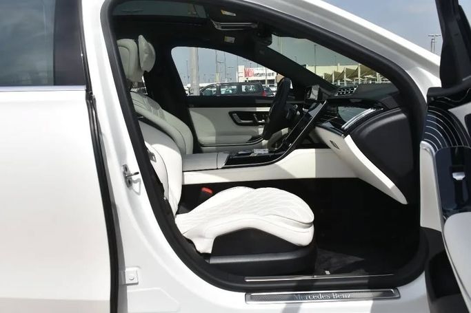 Подержанный Mercedes-Benz S-Class 500 4MATIC VII (W223), 3.0 л, 2023 в Шардже от Alfaris Used Cars Белый цвет. Other | AUTO.AE