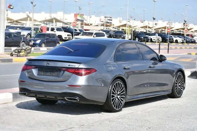Used Mercedes-Benz S-Class 580 4MATIC VII (W223), 4.0 l, 2021 in Sharjah by Alfaris Used Cars, Grey color. Other | AUTO.AE