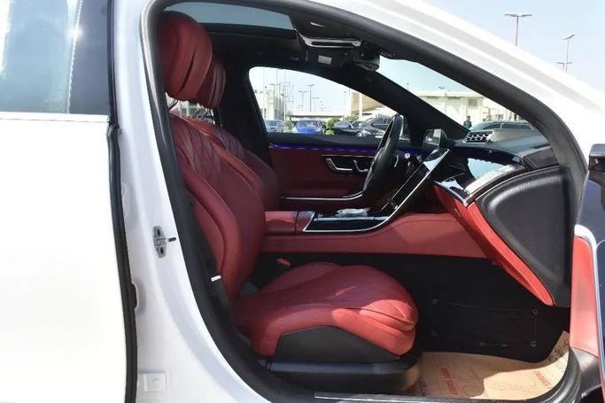 Подержанный Mercedes-Benz S-Class 580 4MATIC VII (W223), 4.0 л, 2022 в Шардже от Alfaris Used Cars Белый цвет. Other | AUTO.AE