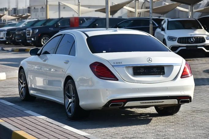 Подержанный Mercedes-Benz S-Class 550 VI (W222, C217), 4.7 л, 2014 в Шардже от Alfaris Used Cars Белый цвет. Other | AUTO.AE