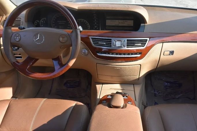 Подержанный Mercedes-Benz S-Class 350 V (W221), 3.5 л, 2009 в Шардже от Alfaris Used Cars Белый цвет. Other | AUTO.AE