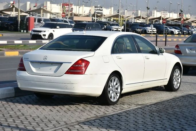 Подержанный Mercedes-Benz S-Class 350 V (W221), 3.5 л, 2009 в Шардже от Alfaris Used Cars Белый цвет. Other | AUTO.AE