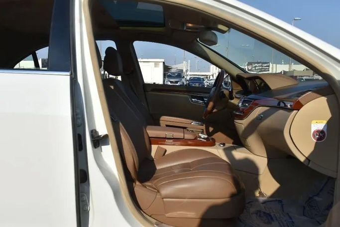 Подержанный Mercedes-Benz S-Class 350 V (W221), 3.5 л, 2009 в Шардже от Alfaris Used Cars Белый цвет. Other | AUTO.AE