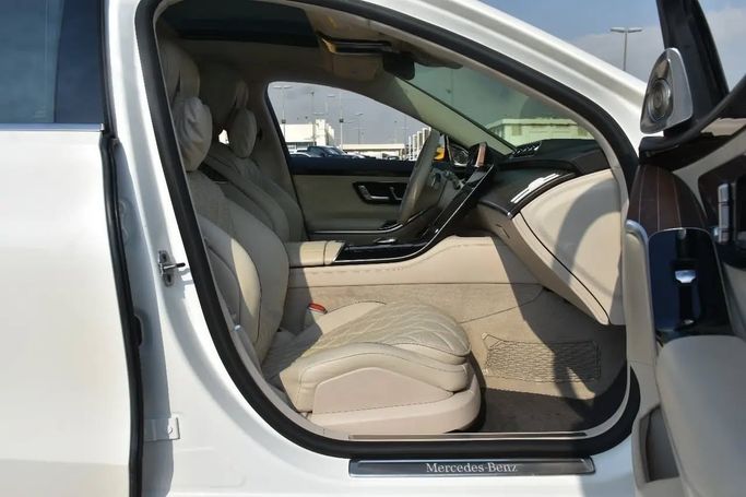 Used Mercedes-Benz S-Class 580 4MATIC VII (W223), 4.0 l, 2022 in Sharjah by Alfaris Used Cars, White color. Other | AUTO.AE