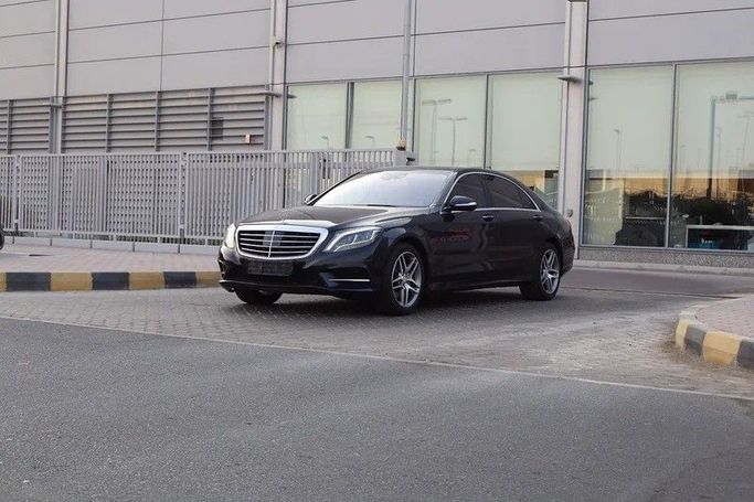 Подержанный Mercedes-Benz S-Class 400 VI (W222, C217), 3.5 л, 2015 в Шардже от Al Rukin Al Saudi Синий цвет. GCC | AUTO.AE